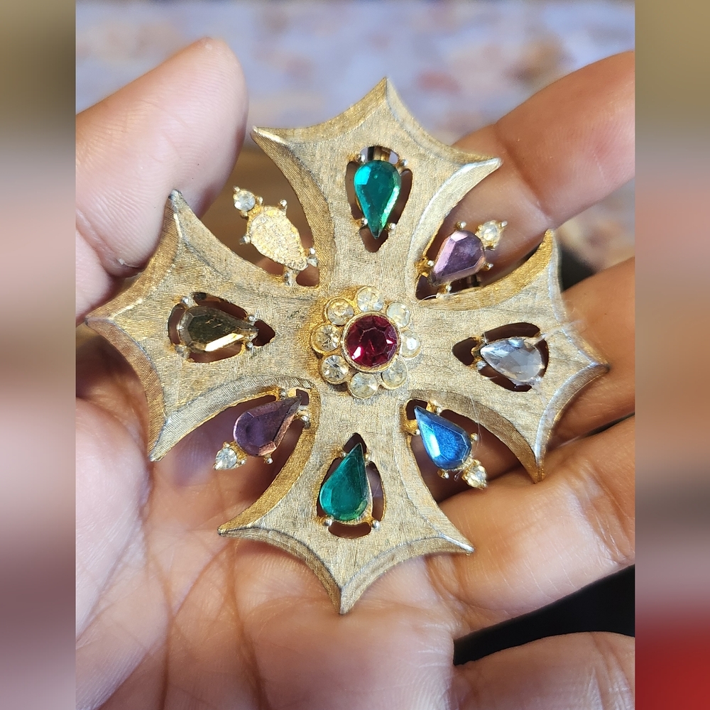 Vintage Gold Tone Cross Brooch Rhinestone Pin 1960s - Picture 1 of 6